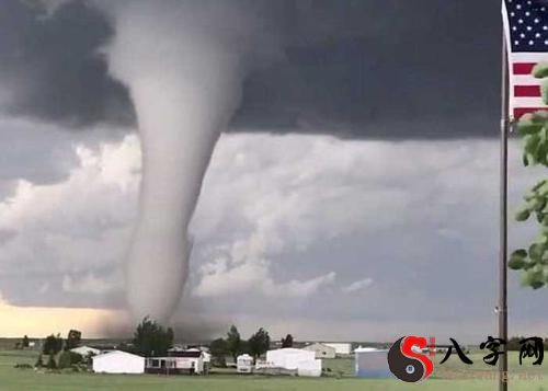 梦见龙卷风不停的吹